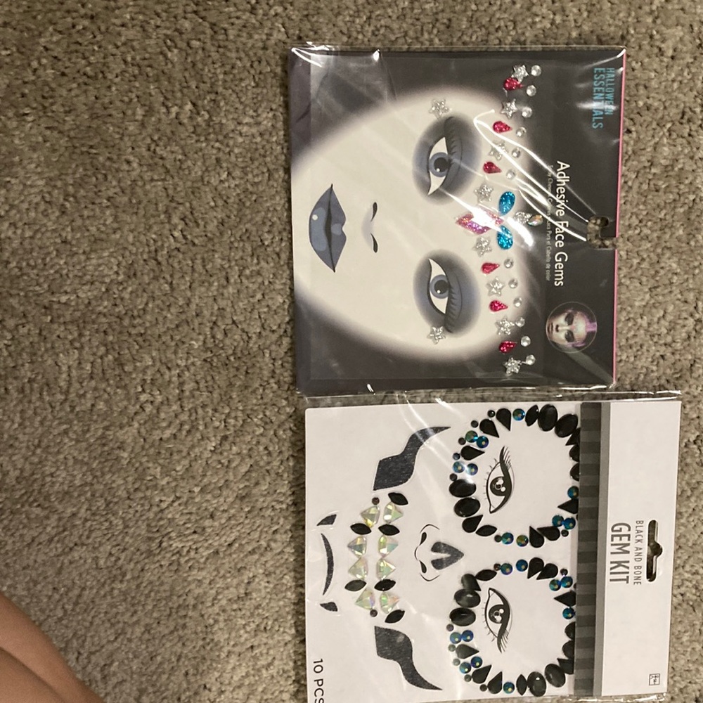 Face adhesive gems